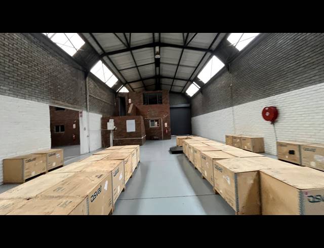 550M² WAREHOUSE TO LET IN SPARTAN
